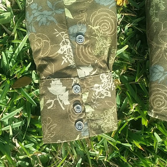 Olive Green Floral Print Button Down Shirt Size S - Picture 3 of 8